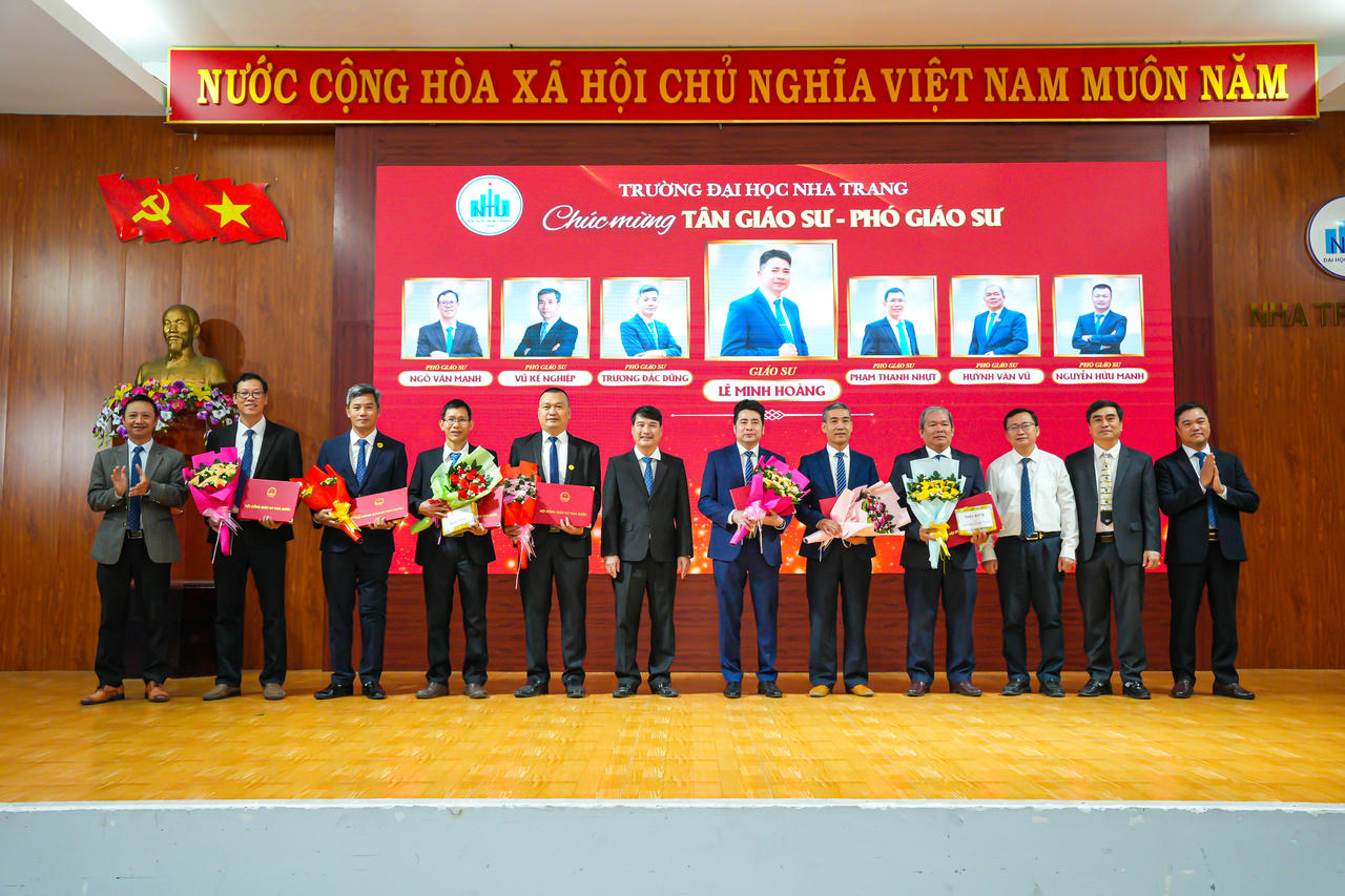 Tháng 1/2026, Trường Đại học Nha Trang đón thêm một Giáo sư và 5 Phó Giáo sư. Ảnh: NTU