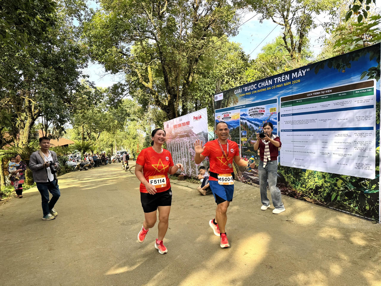 Vận động viên chinh phục thành công cung đường 5km giữa bản làng Sin Suối Hồ