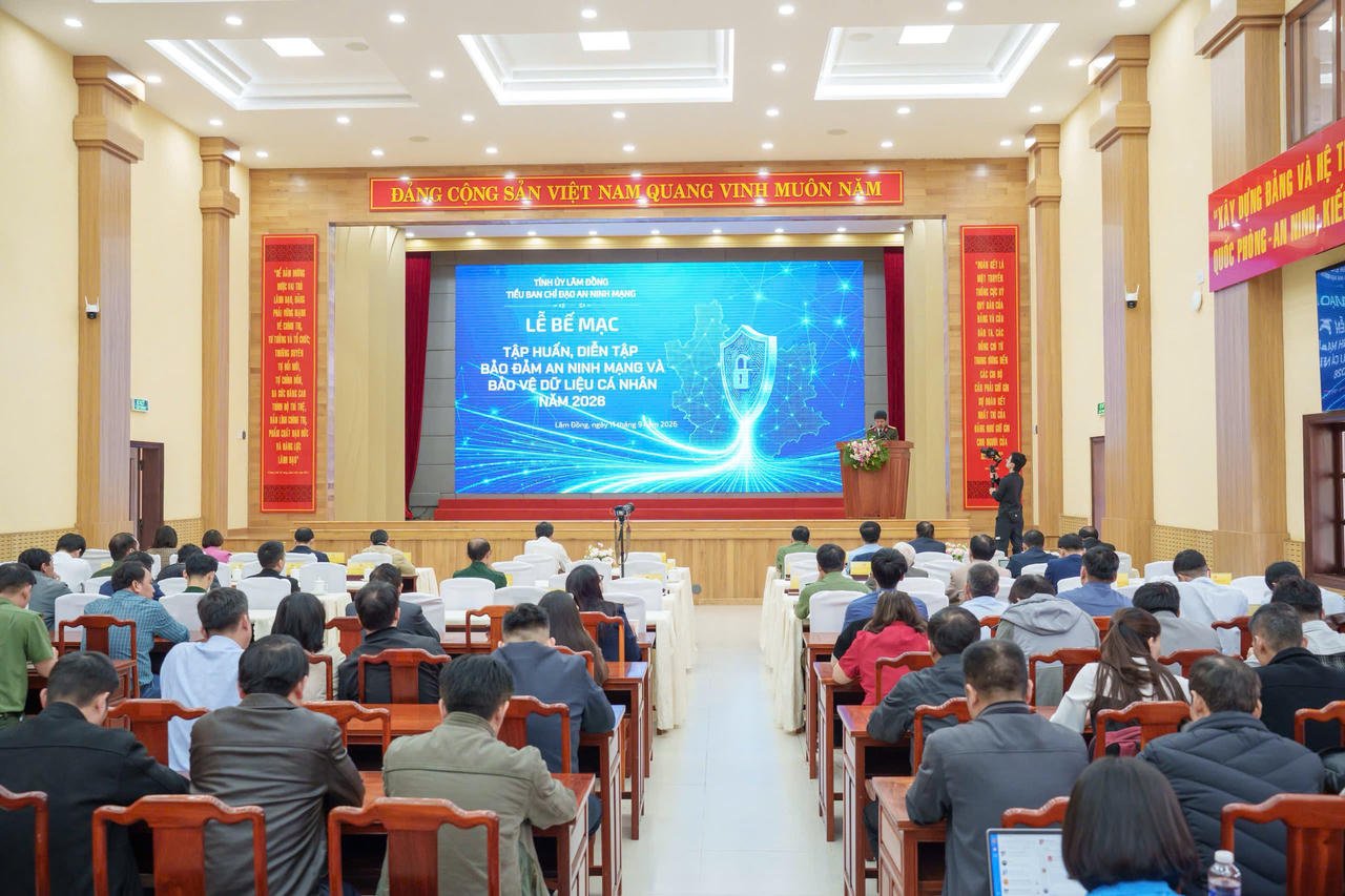 Cùng với đầu tư hạ tầng, Lâm Đồng chú trọng chuẩn bị nguồn nhân lực có trình độ về chuyển đổi số để đáp ứng công việc. (Ảnh: Sở KHCN Lâm Đồng)
