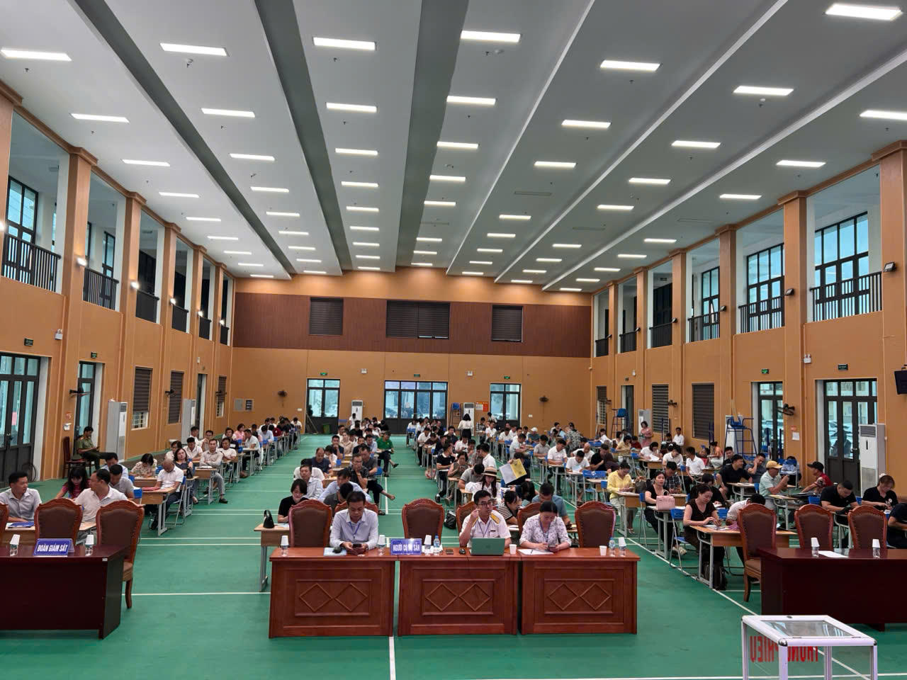 Toàn cảnh buổi đấu giá đất tại phường Việt Yên thành phố Bắc Ninh. (Ảnh NH)