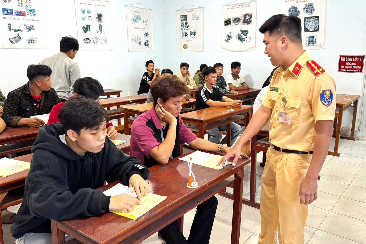 Cà Mau: Tăng kỳ sát hạch GPLX, linh hoạt thi ngày nghỉ phục vụ người dân