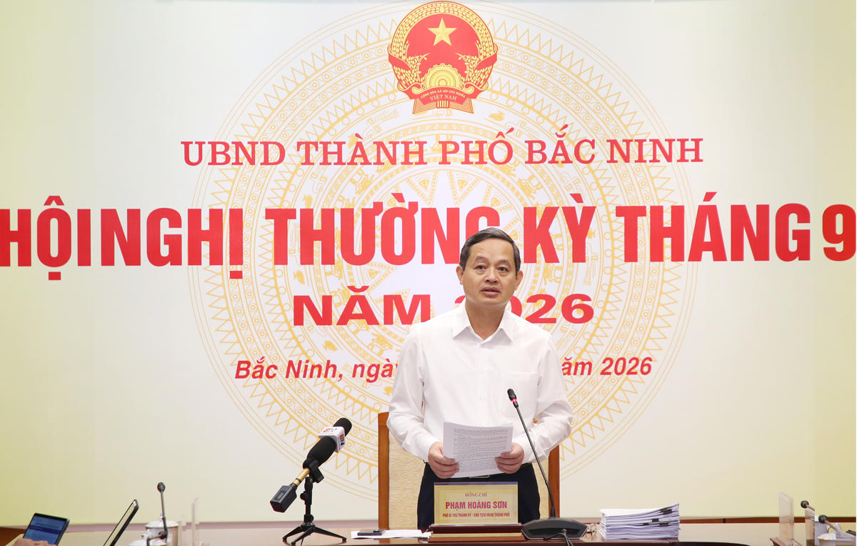 Chủ tịch UBND thành phố Bắc Ninh Phạm Hoàng Sơn chỉ đạo một số nhiệm vụ trọng tâm. (ảnh Linh Ngọc)
