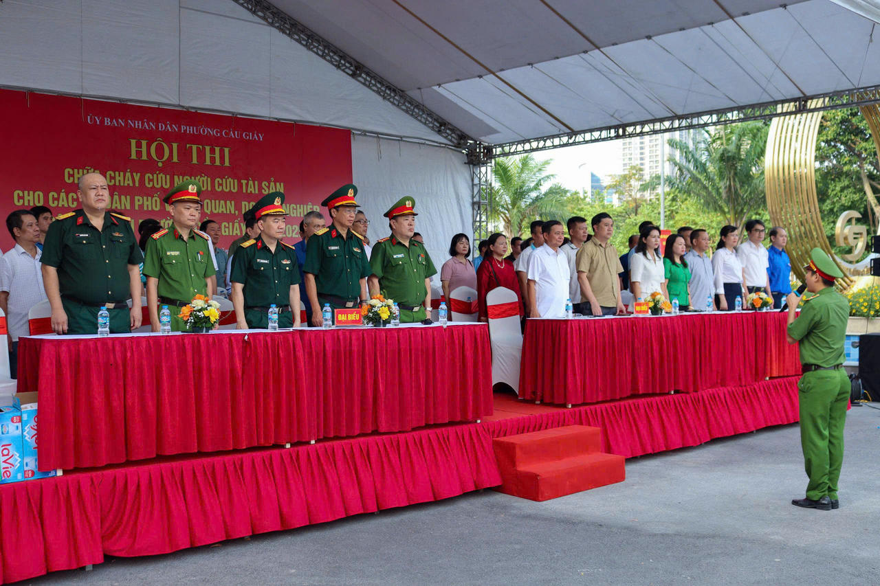 Sôi nổi Hội thi chữa cháy, cứu người, cứu tài sản trên địa bàn phường Cầu Giấy, Hà Nội