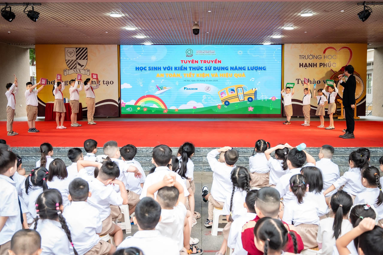 Học sinh tiểu học tìm hiểu “những hành động nhỏ mang lại lợi ích lớn” Học sinh tiểu học tìm hiểu “những hành động nhỏ mang lại lợi ích lớn”
