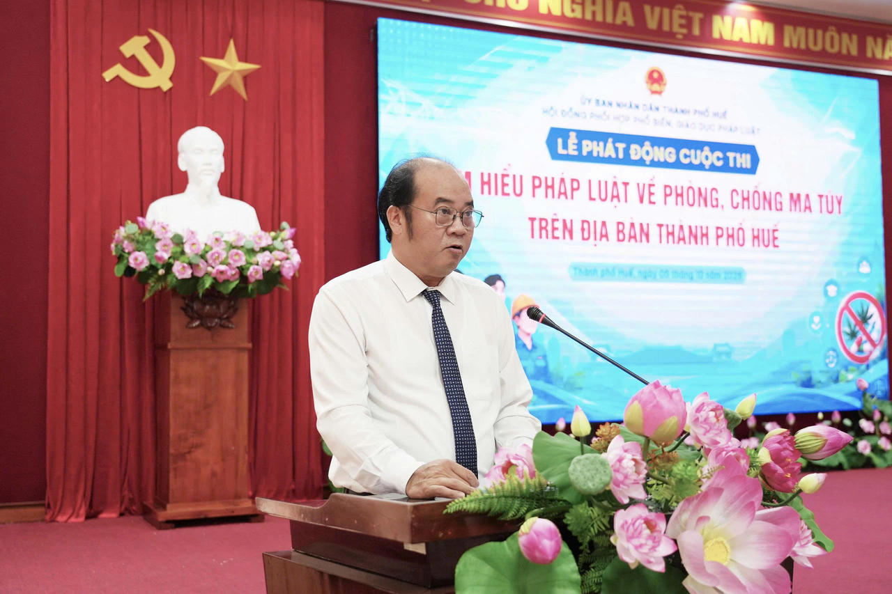 Phó Chủ tịch UBND TP Huế Nguyễn Văn Mạnh phát biểu tại lễ phát động. (Ảnh: TN)