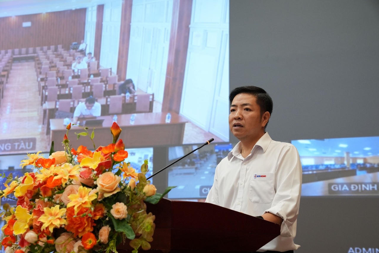 EVNHCMC  “đi từng ngõ, gõ từng nhà” để tuyên truyền an toàn điện