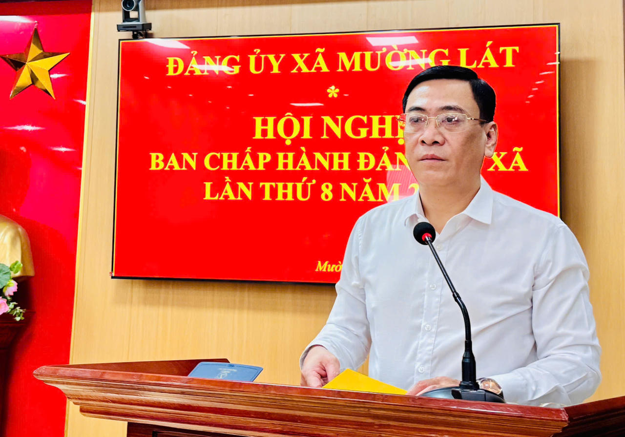 Bí thư Đảng ủy xã Mường Lát Lê Ngọc Minh (Ảnh: HT).
