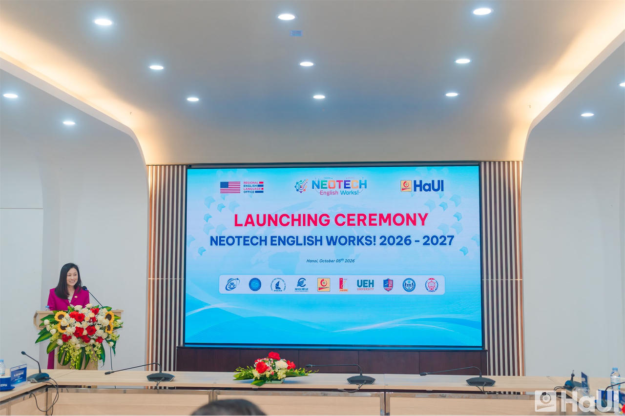 Bà Jennifer Wicks - Đại sứ Hoa Kỳ tại Việt Nam phát biểu Ảnh: (Công nghiệp Hà Nội) 