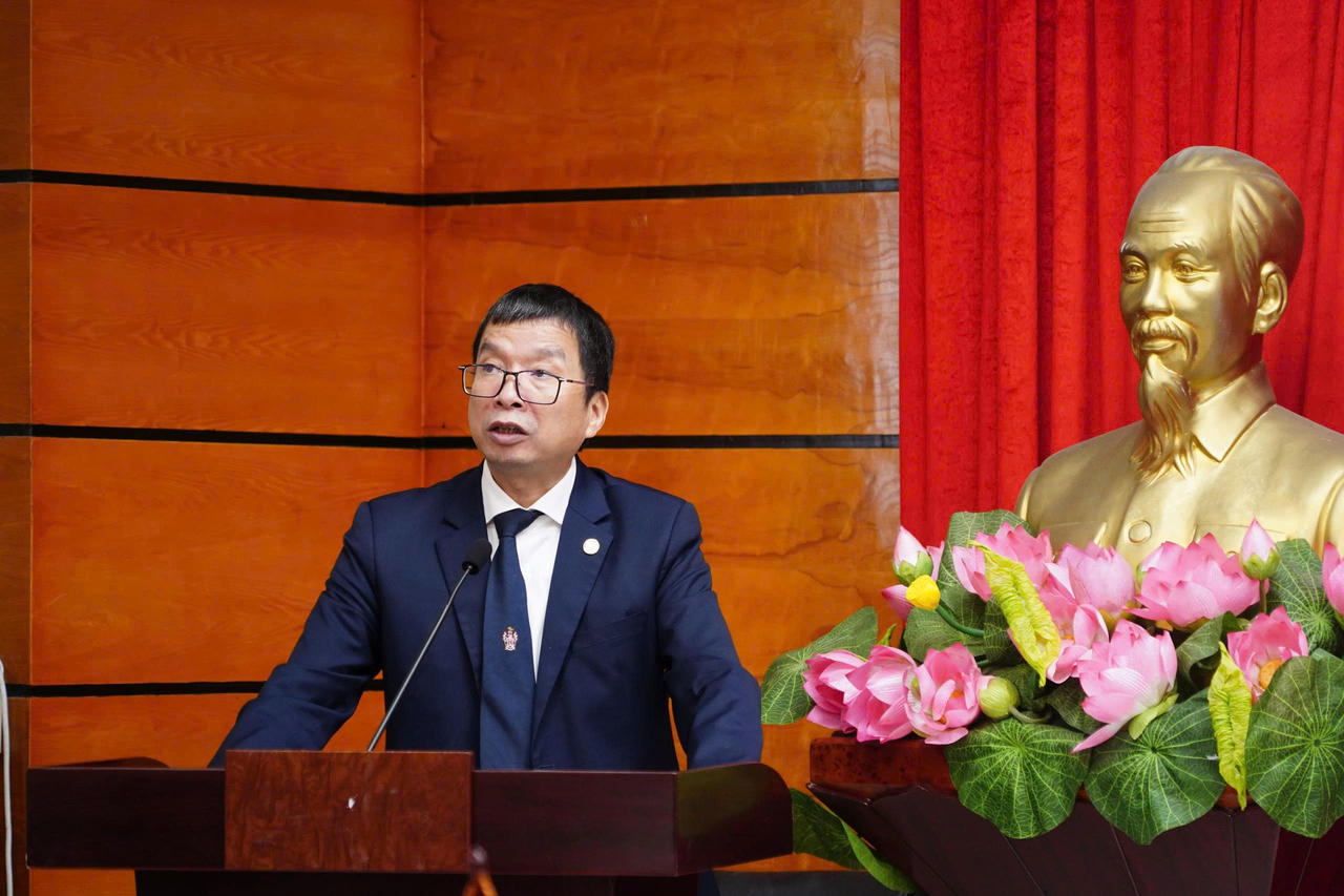 PGS.TS. Nguyễn Văn Quang, Phó Hiệu trưởng Trường Đại học Luật Hà Nội phát biểu khai mạc Hội thảo. 