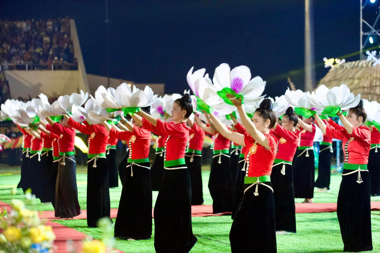Từ những vòng tay nối dài giữa thung lũng Mường Lò, Xòe Thái tiếp tục kể câu chuyện về tình yêu, sự sẻ chia và sức mạnh cộng đồng (Ảnh: BTC)