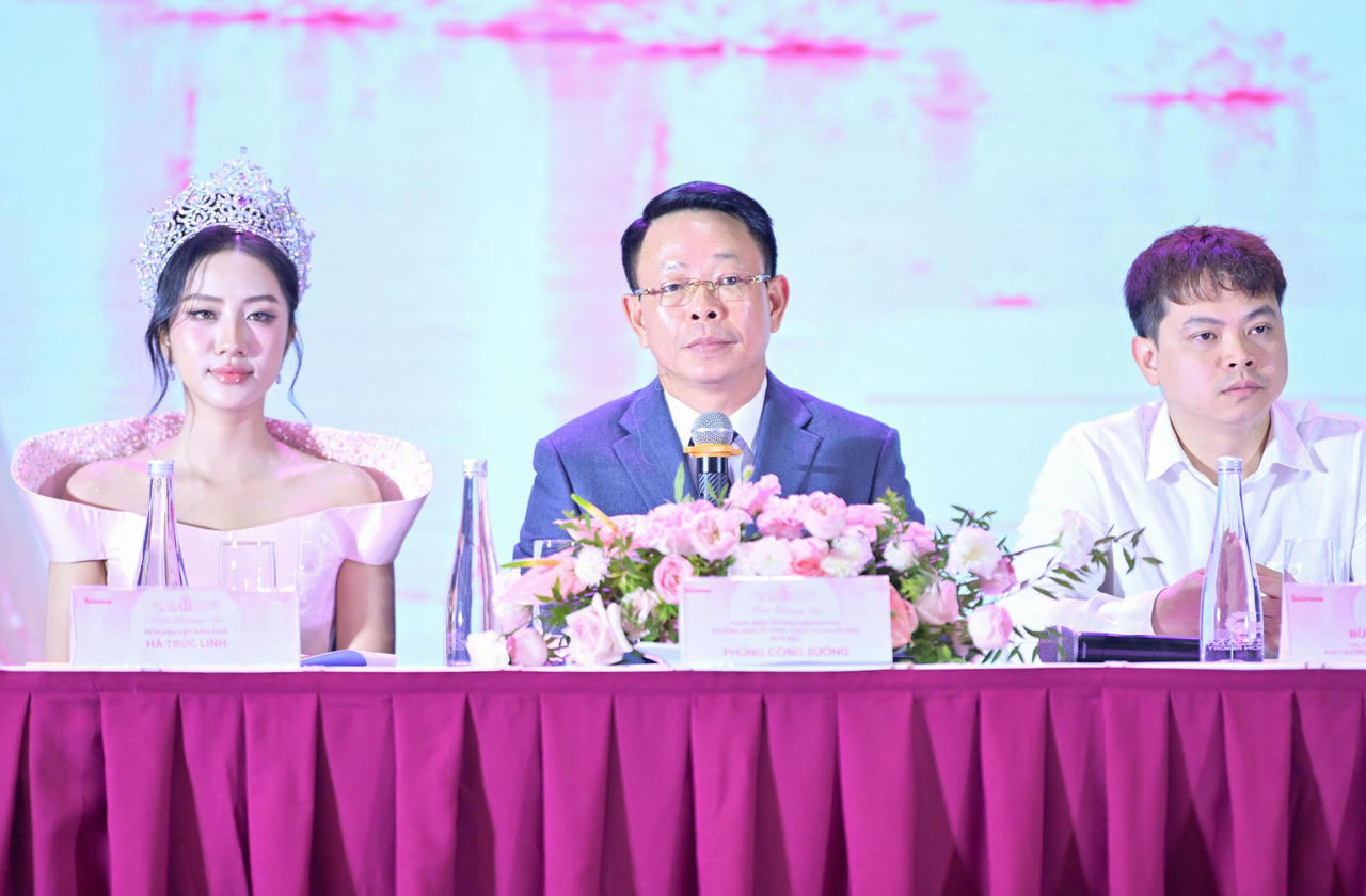 BTC cuộc thi chia sẻ thông tin Chung khảo toàn quốc Hoa hậu Việt Nam 2026 (Ảnh T.P).