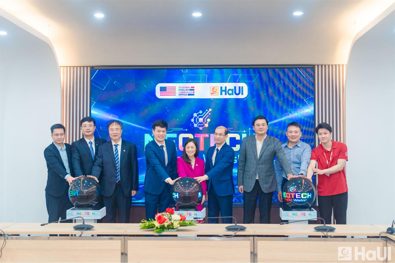 Dự án NeoTECH English Works 2026–2027 chính thức khai giảng tại Đại học Công nghiệp Hà Nội, mở đầu hành trình kết nối 10 cơ sở giáo dục đại học với các đối tác Hoa Kỳ và doanh nghiệp