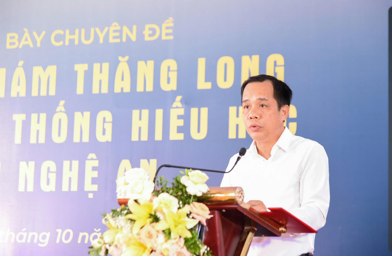 Phó Giám đốc Sở VHTT&DL Nghệ An Bùi Công Vinh phát biểu khai mạc. Ảnh: Minh Quân