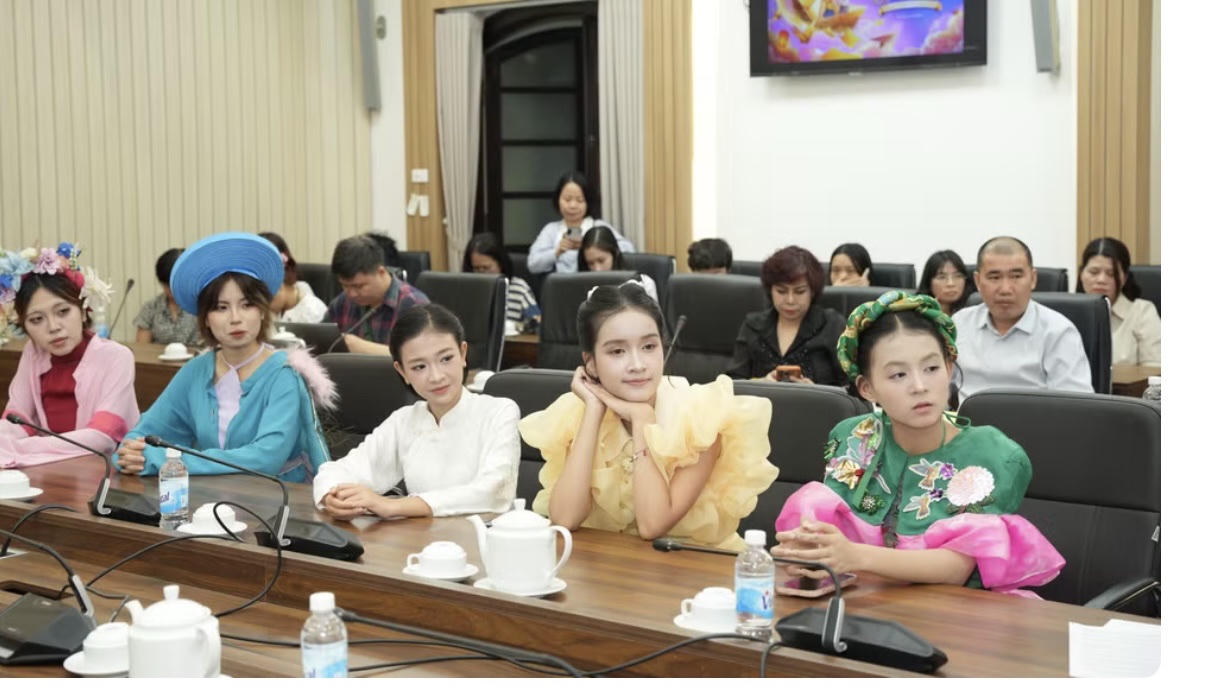 Lấy thiếu nhi làm trung tâm, chương trình nghệ thuật 'Chắp cánh tuổi thơ' kết nối âm nhạc, nghệ thuật biểu diễn giúp các em khám phá thế giới (Ảnh: BTC).