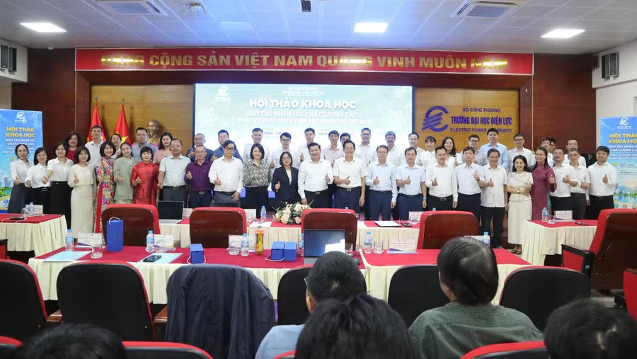 Đại diện chuyên gia, nhà khoa học tại hội thảo.
