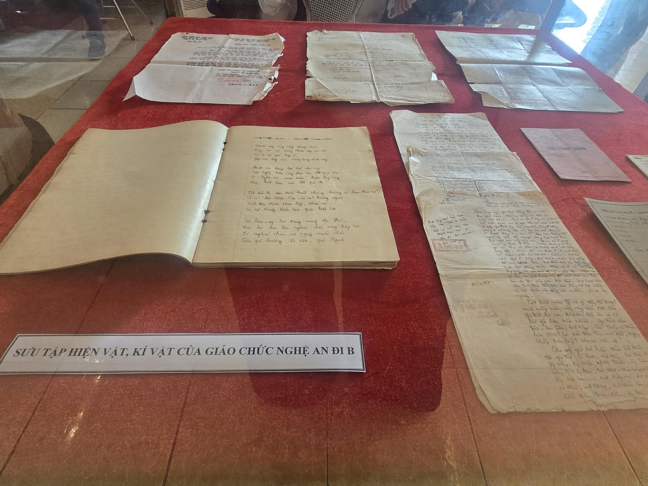 Trưng bày 'Quốc Tử Giám Thăng Long với truyền thống hiếu học tỉnh Nghệ An' 
