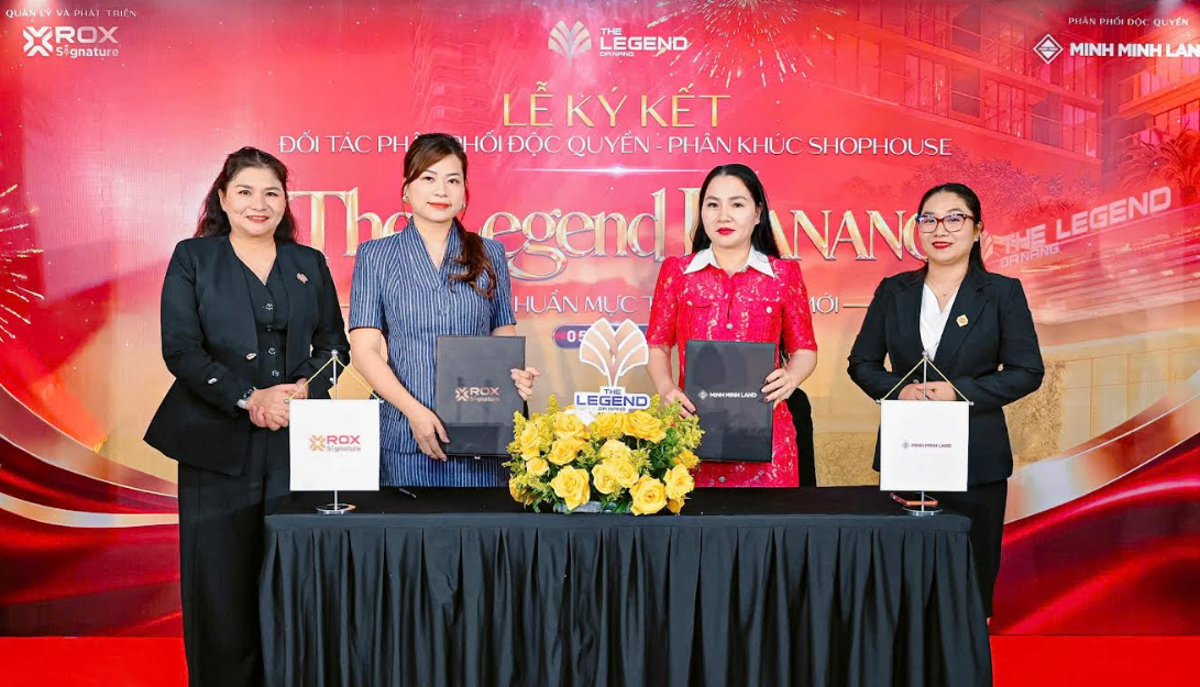 Đại diện ROX Signature và Minh Minh Land tại lễ ký kết hợp tác. 