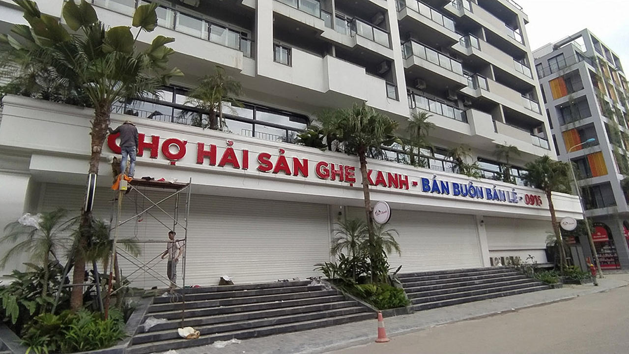 Khu dịch vụ nhà hàng hải sản Ghẹ Xanh, Rùa Vàng tại thành phố Bắc Ninh. (Ảnh NH)
