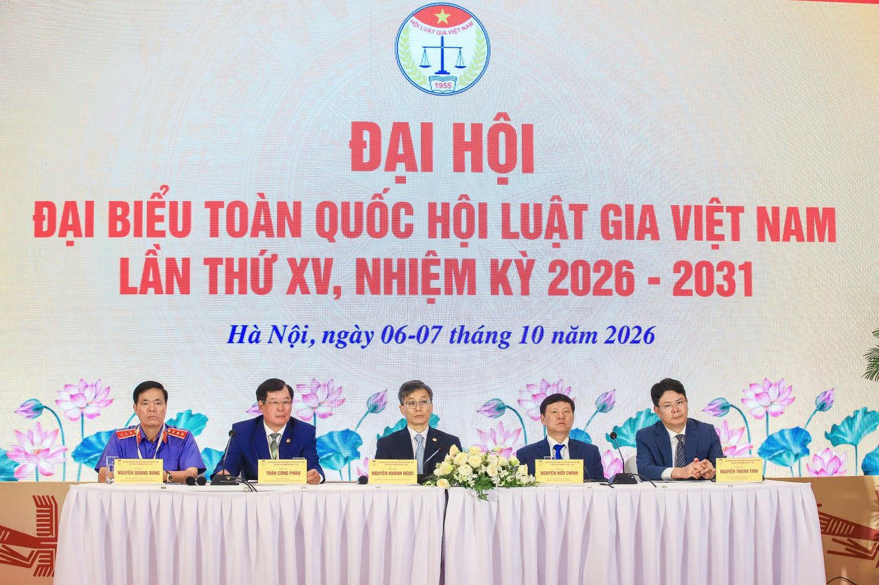 Đoàn Chủ tịch điều hành Đại hội.