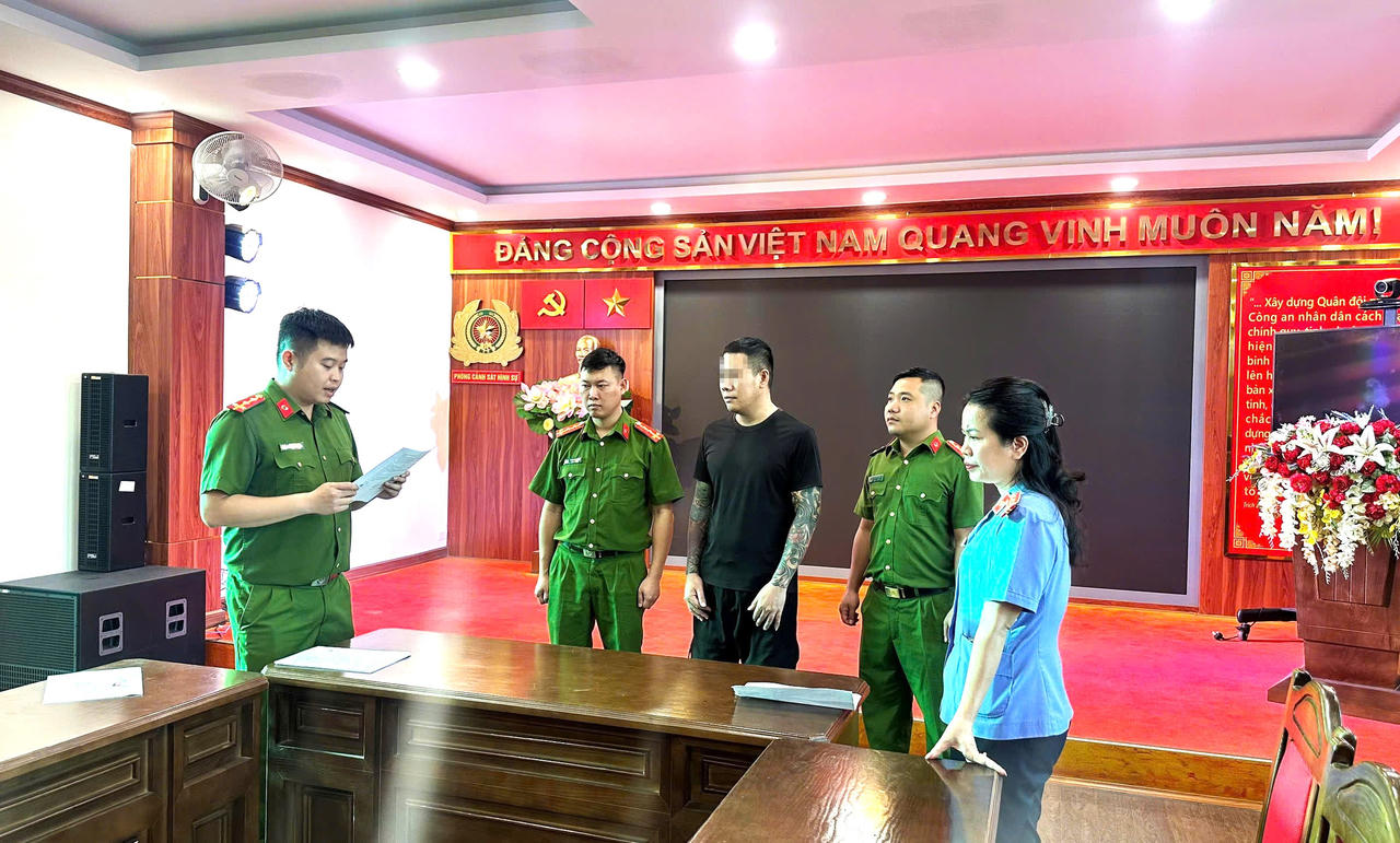 Đối tượng Lê Thế Hưng (Hưng Lộc) tại thời điểm bị bắt giữ (Ảnh: Thanh Tuấn).
