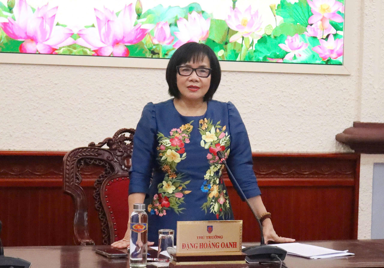 Thứ trưởng Đặng Hoàng Oanh.