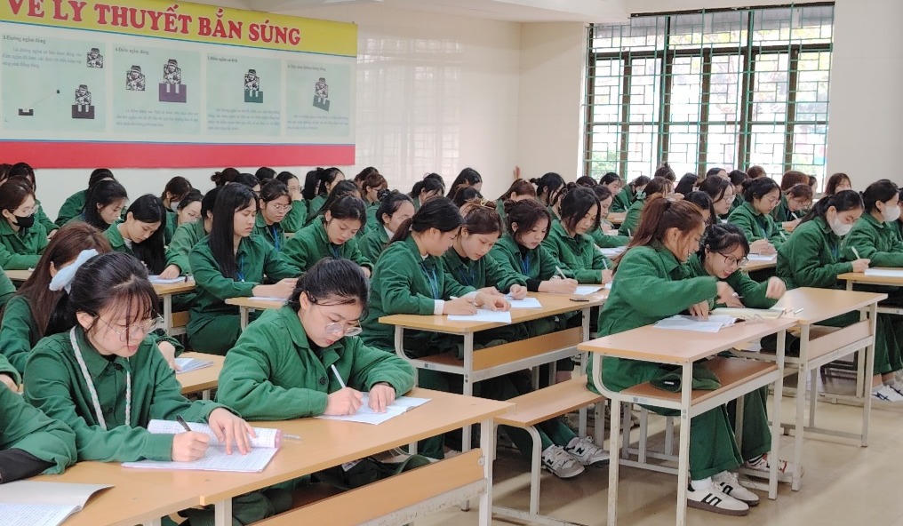 Đề xuất không dạy, học Giáo dục quốc phòng và an ninh trực tuyến Đề xuất không dạy, học Giáo dục quốc phòng và an ninh trực tuyến