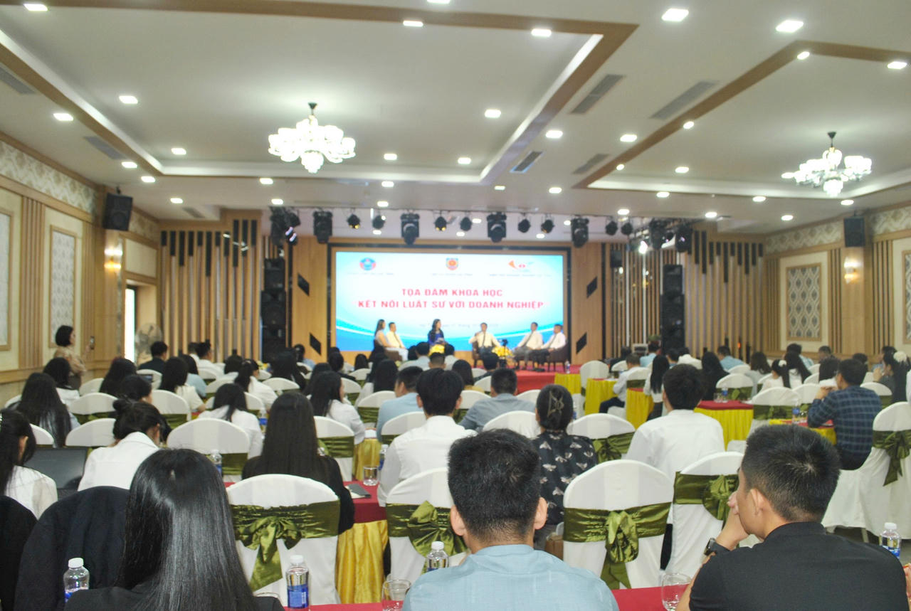 Tọa đàm có sự tham gia của 150 đại biểu là các sở, ban ngành cấp tỉnh, doanh nghiệp. (Ảnh: PV)