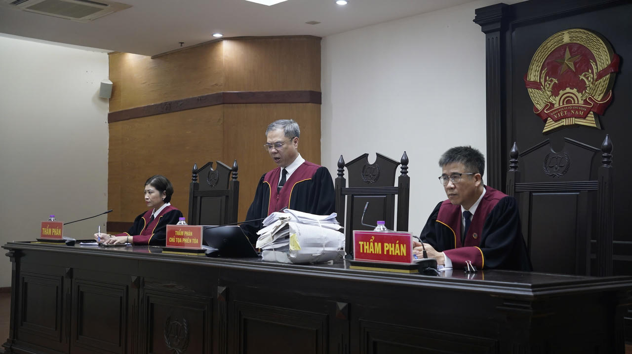 HĐXX tuyên án. Ảnh: P.V.