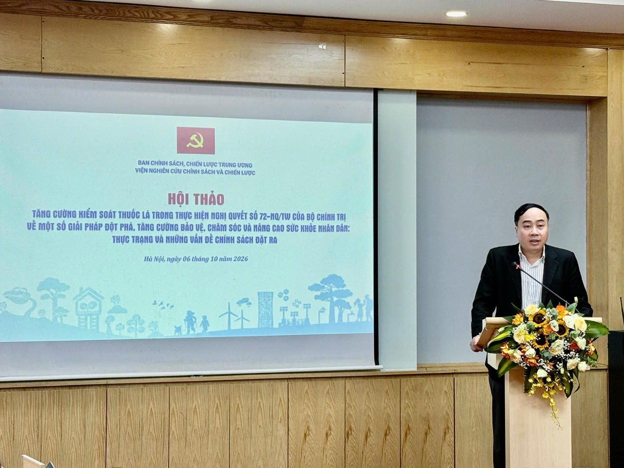 Ông Đặng Đức Anh, Quyền Viện trưởng Viện Nghiên cứu Chính sách và Chiến lược phát biểu tại Hội thảo. Ảnh: P.V.