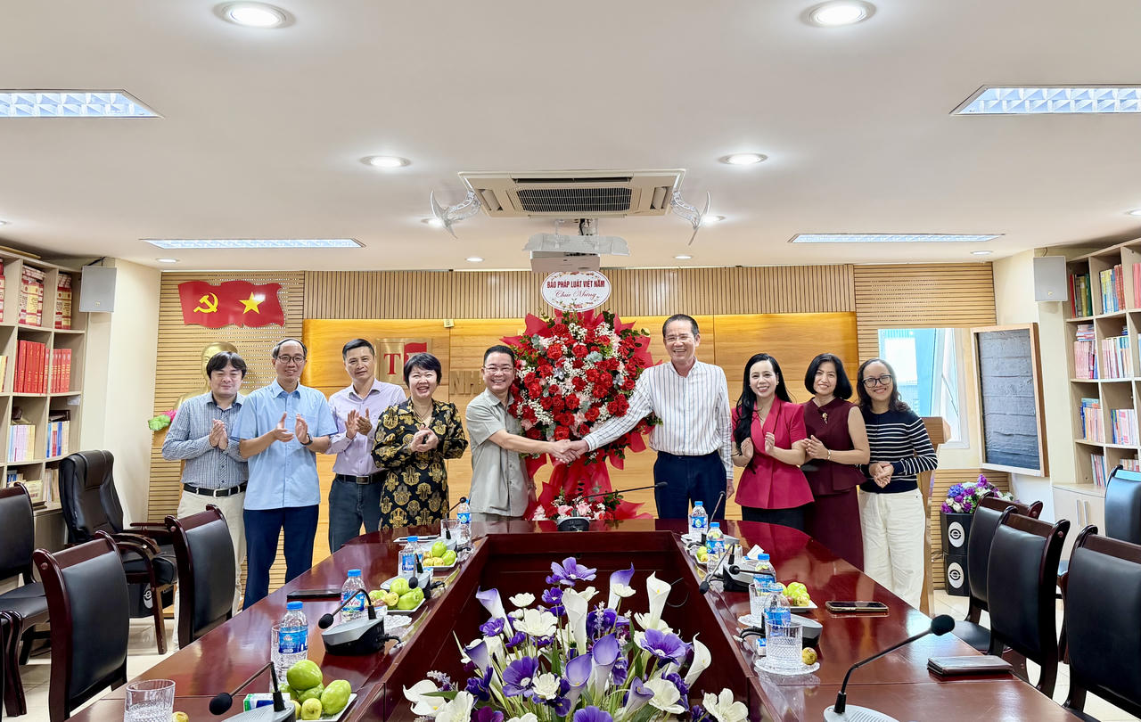 Báo Pháp luật Việt Nam chúc mừng Nhà xuất bản Tư pháp nhân Ngày truyền thống ngành Xuất bản, In và Phát hành Việt Nam