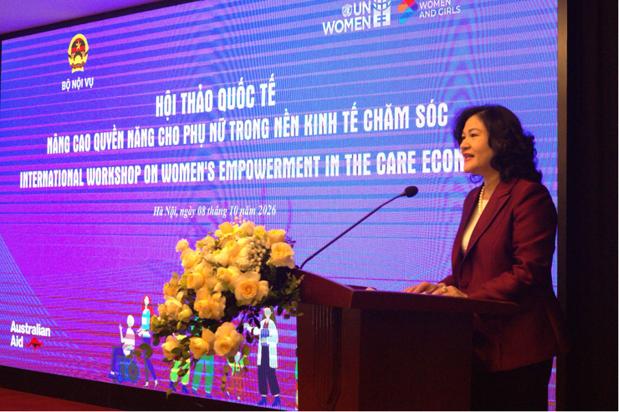 Bà Nguyễn Thị Hà, Thứ trưởng Bộ Nội vụ phát biểu khai mạc Hội thảo. (Ảnh: Thùy Dung)