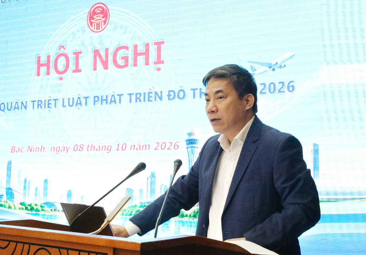 Cục trưởng Cục Pháp luật Dân sự - Kinh tế (Bộ Tư pháp) Nguyễn Hồng Hải quán triệt các nội dung tại hội nghị. (Ảnh Cổng TTĐT Bắc Ninh)