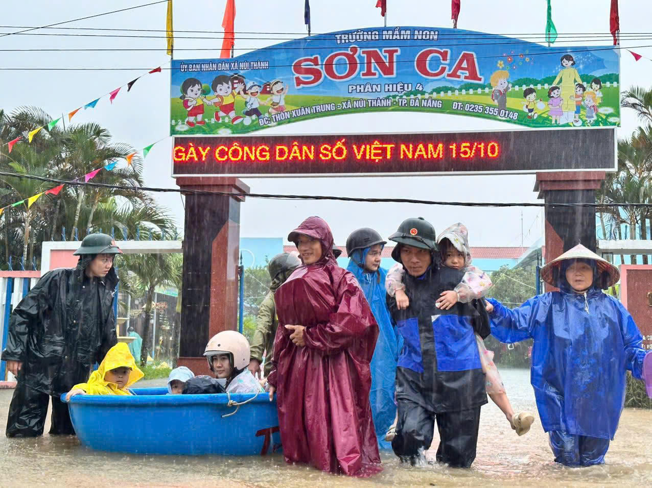 Bộ chỉ huy quân sự TP Đà Nẵng họp khẩn, kích hoạt phương án ứng phó mưa lớn kéo dài