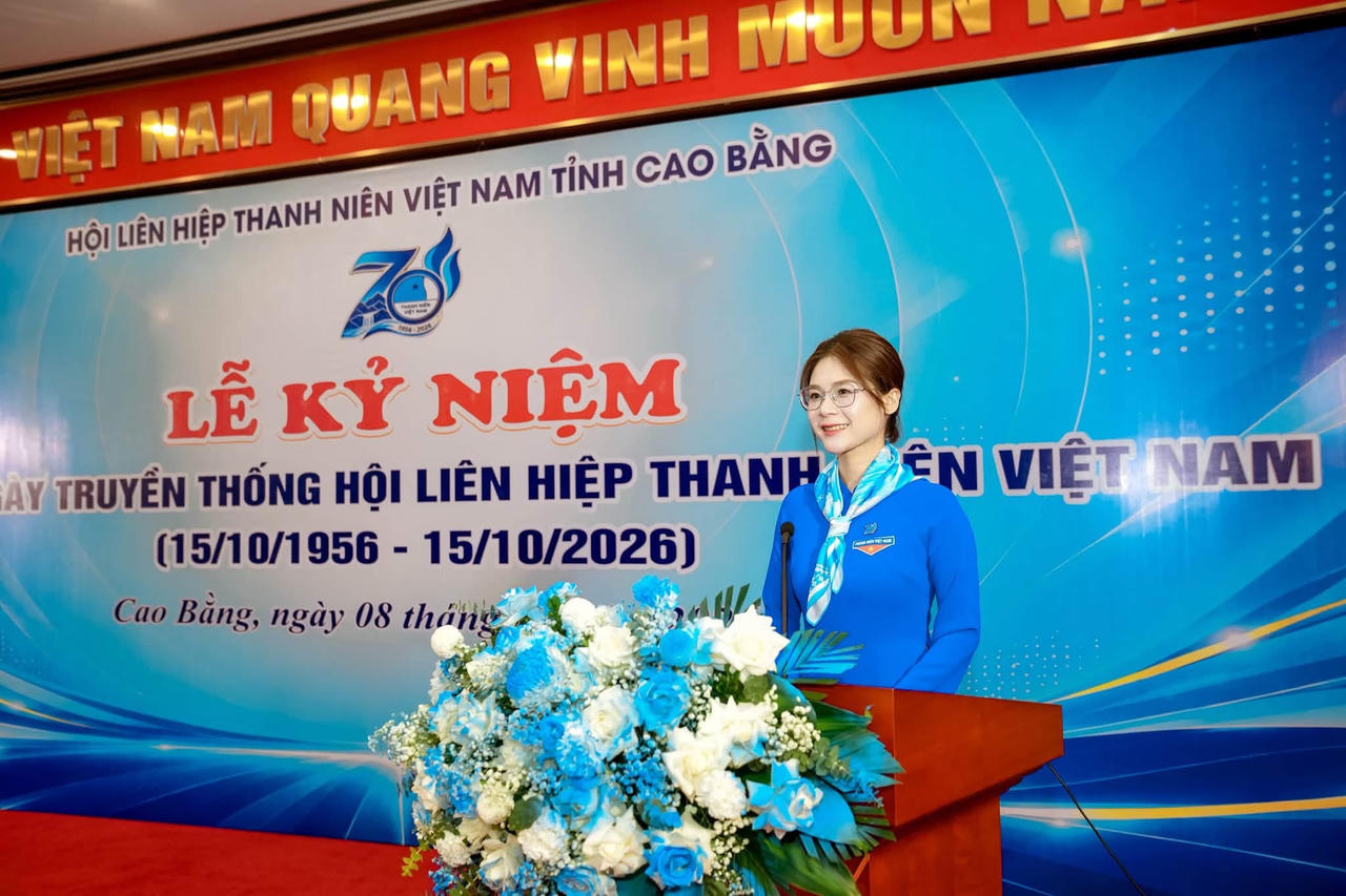 Bà Nguyễn Thị Hương Nhung, Bí thư Tỉnh Đoàn Cao Bằng phát biểu tại buổi lễ. (Ảnh: TĐCB)