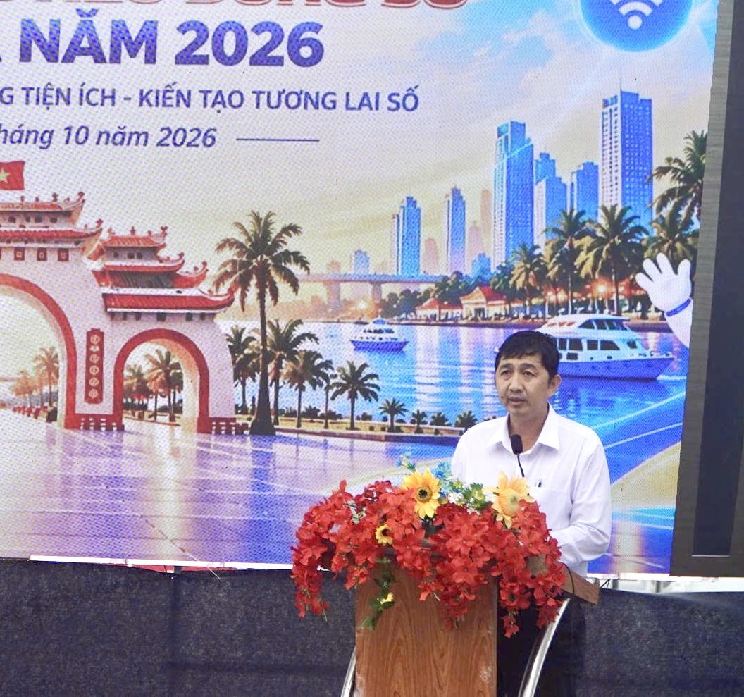 Ông Dương Hồng Tuấn, Phó Chủ tịch UBND phường Rạch Giá phát biểu khai mạc. Ảnh: Khánh Thùy