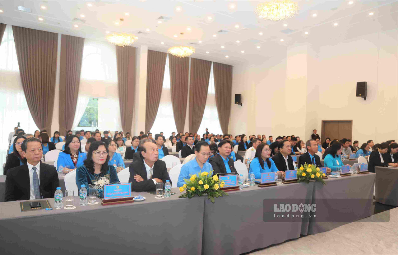 Quảng cảnh hội nghị 