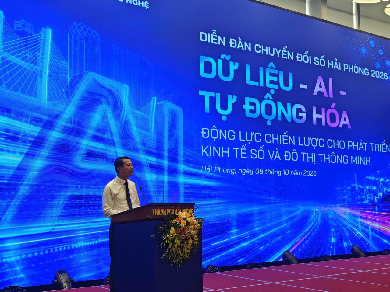 Phó Chủ tịch HĐND TP Hải Phòng Bùi Đức Quang phát biểu tại Diễn đàn. (ảnh Thuỳ Linh)