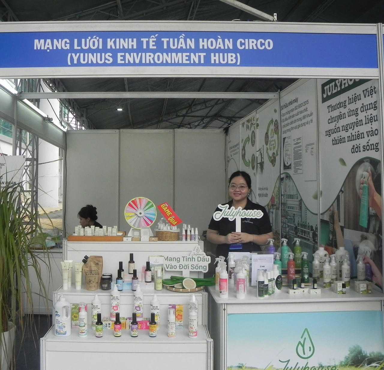Gian hàng của mạng lưới doanh nghiệp tuần hoàn Circo giới thiệu các sản phẩm xanh, thân thiện với môi trường tại triển lãm.