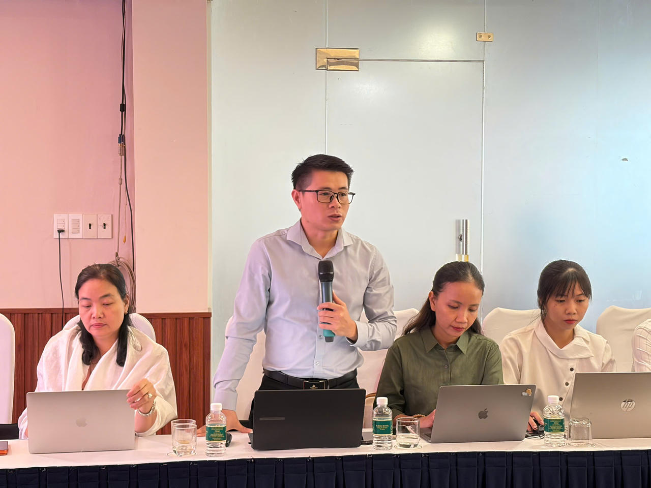 Rà soát, hoàn thiện hệ thống văn bản quy phạm pháp luật về văn hóa, thể thao và du lịch, tạo hành lang cho phát triển