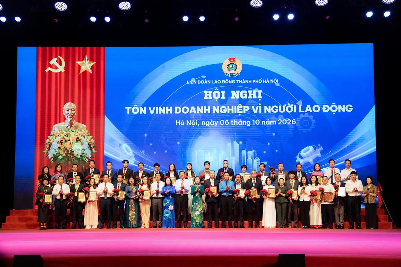 Hà Nội: Tôn vinh 30 doanh nghiệp vì người lao động và 30 công nhân tiêu biểu