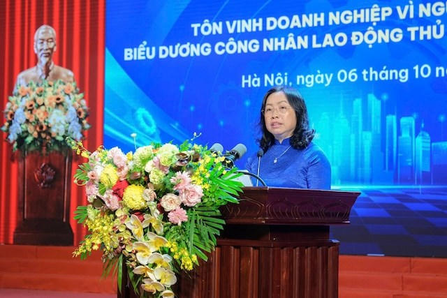 Phó Chủ tịch Tổng LĐLĐVN Thái Thu Xương phát biểu tại Hội nghị tôn vinh Doanh nghiệp vì người lao động và Công nhân Thủ đô tiêu biểu năm 2026. (Ảnh: Thu Hương)