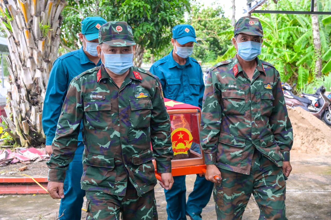 An Giang: Vượt tiến độ với khối lượng lấy mẫu sinh phẩm hài cốt liệt sĩ lớn nhất Quân khu 9