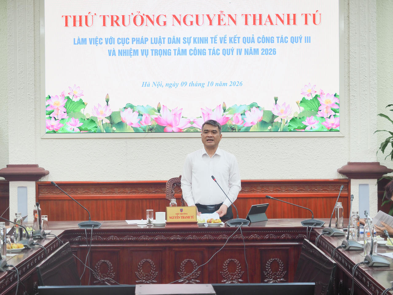 Thứ trưởng Nguyễn Thanh Tú kết luận buổi làm việc.