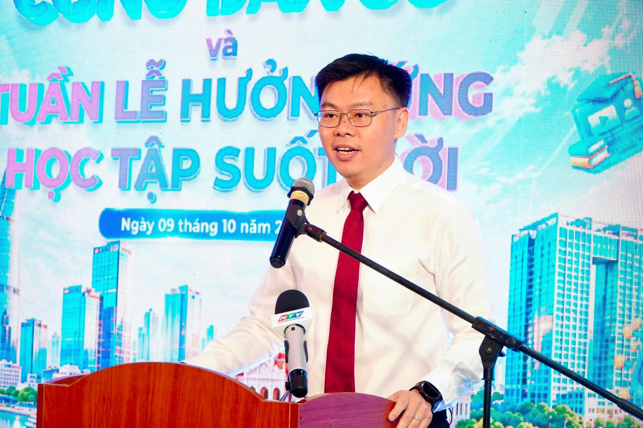 Ông Trương Minh Huy Vũ - Phó Chủ tịch UBND TP Hồ Chí Minh nhấn mạnh công nghệ đang làm thay đổi cách người dân sinh sống, học tập... (Ảnh: TG) 