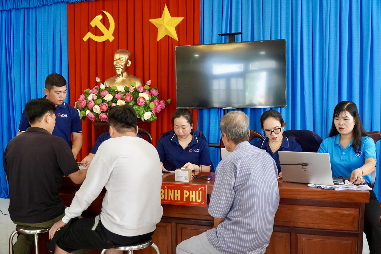 BHXH Đồng Tháp tập trung hoàn trả tiền BHYT cho người dân vùng An toàn khu