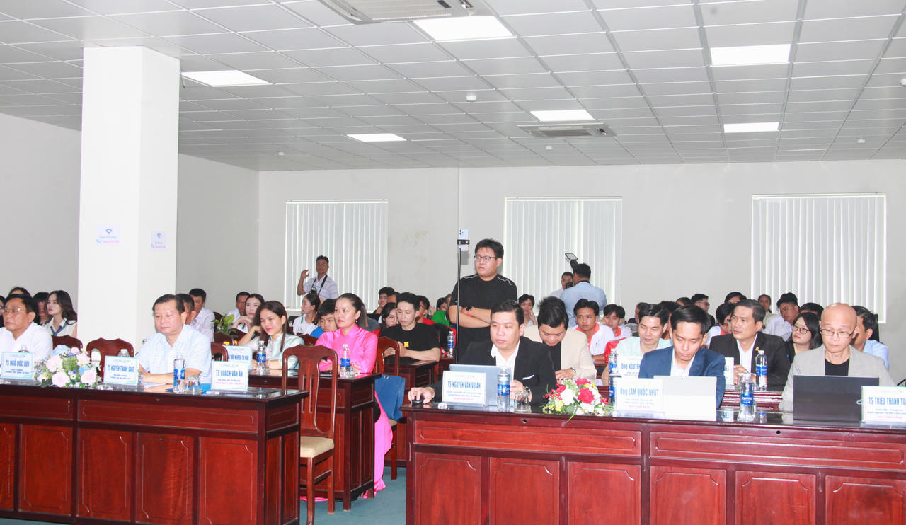 Đại biểu tham dự vòng bán kết Cuộc thi Khởi nghiệp Cà Mau 2026 (Ảnh: T.N).