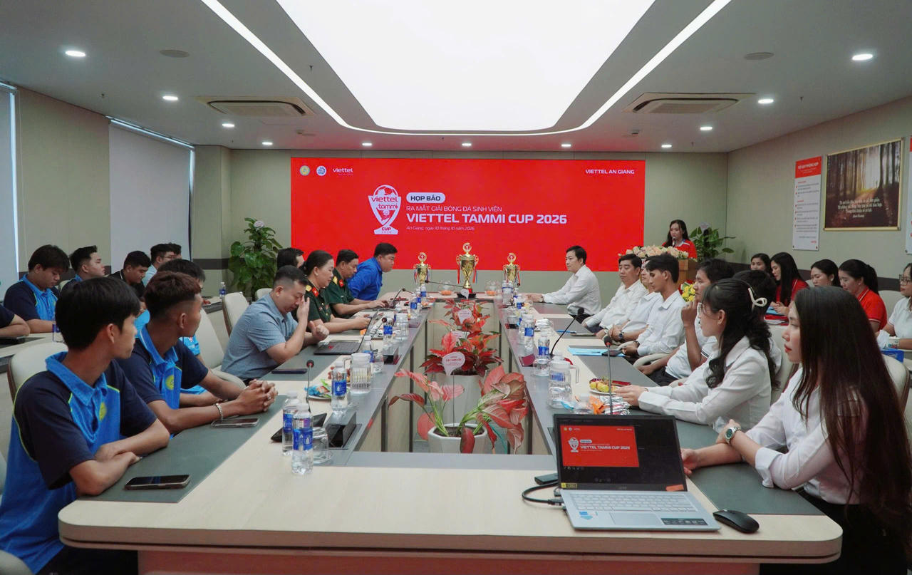 Quang cảnh buổi họp báo. Ảnh: Khánh Thùy