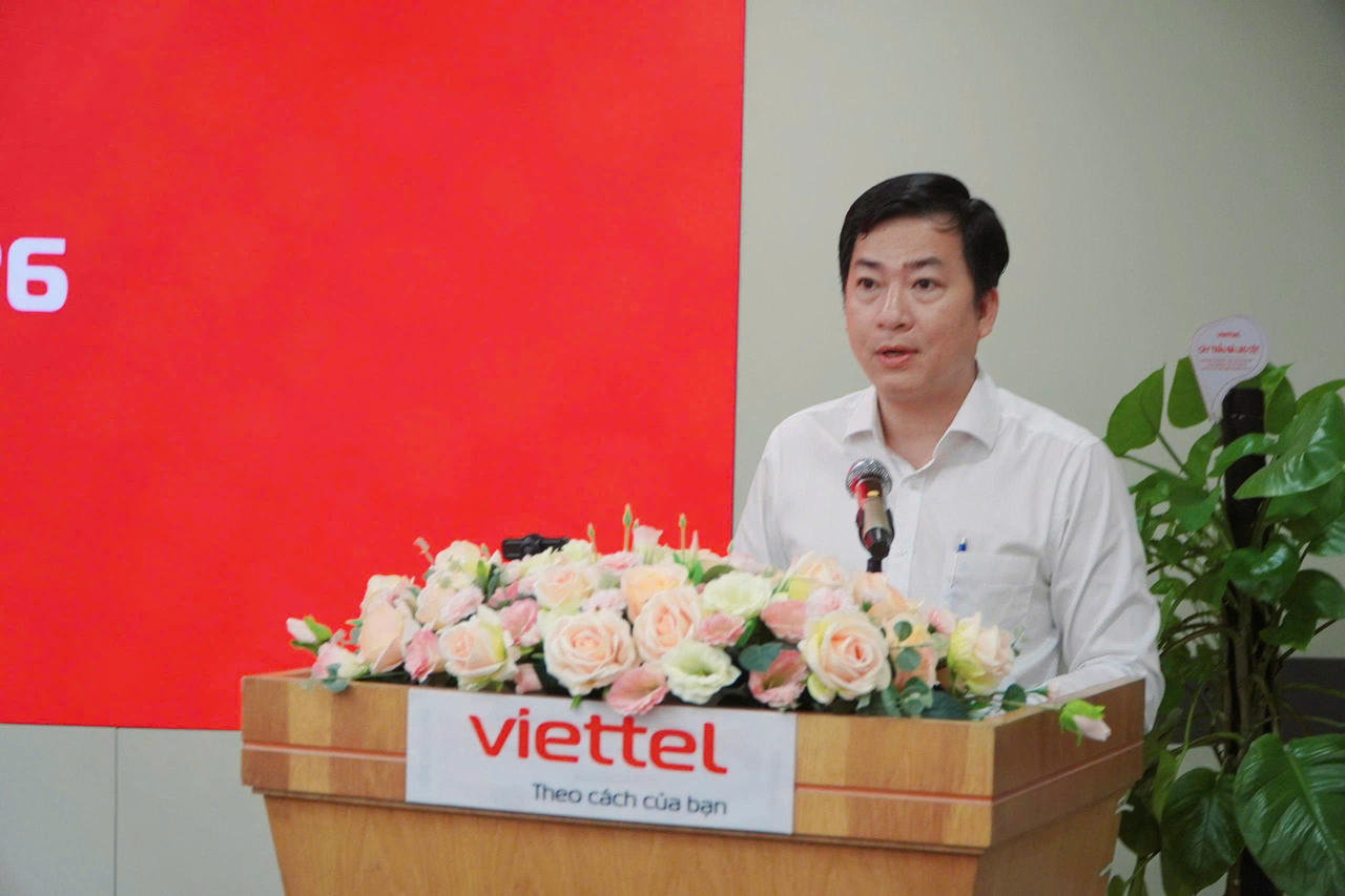 Ông Nguyễn Hữu Trí, phó hiệu trưởng Trường Đại học An Giang phát biểu. Ảnh: Khánh Thùy