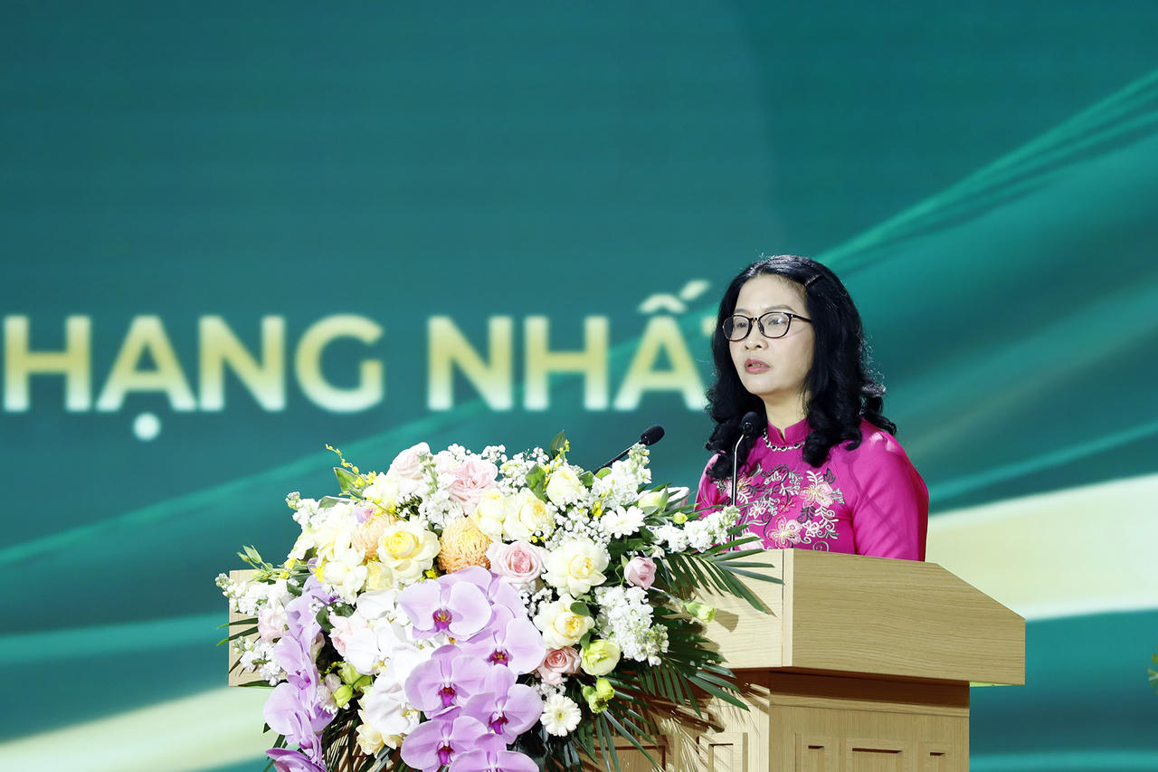GS.TS Nguyễn Thị Lan - Giám đốc Học viện Nông nghiệp Việt Nam khẳng định thành tựu có ý nghĩa sâu sắc nhất trong hành trình 70 năm xây dựng và phát triển của Học viện chính là các thế hệ người học trưởng thành, mang tri thức và năng lực chuyên môn đóng góp cho đất nước
