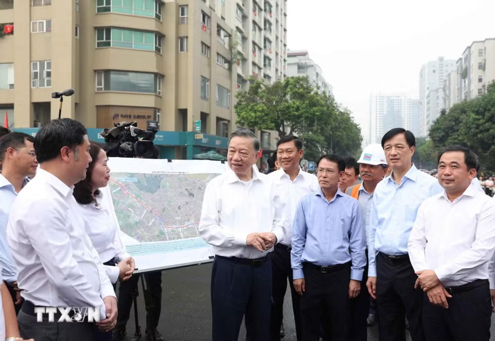 Tổng Bí thư, Chủ tịch nước Tô Lâm kiểm tra tiến độ thi công một số công trình, dự án trọng điểm của Thủ đô- Ảnh 3.